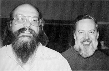 Dennis Ritchie, Ken Thompson y Brian Kernighan